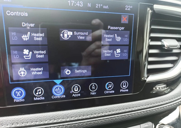 Chrysler Pacifica cena 99900 przebieg: 188000, rok produkcji 2017 z Pyrzyce małe 56